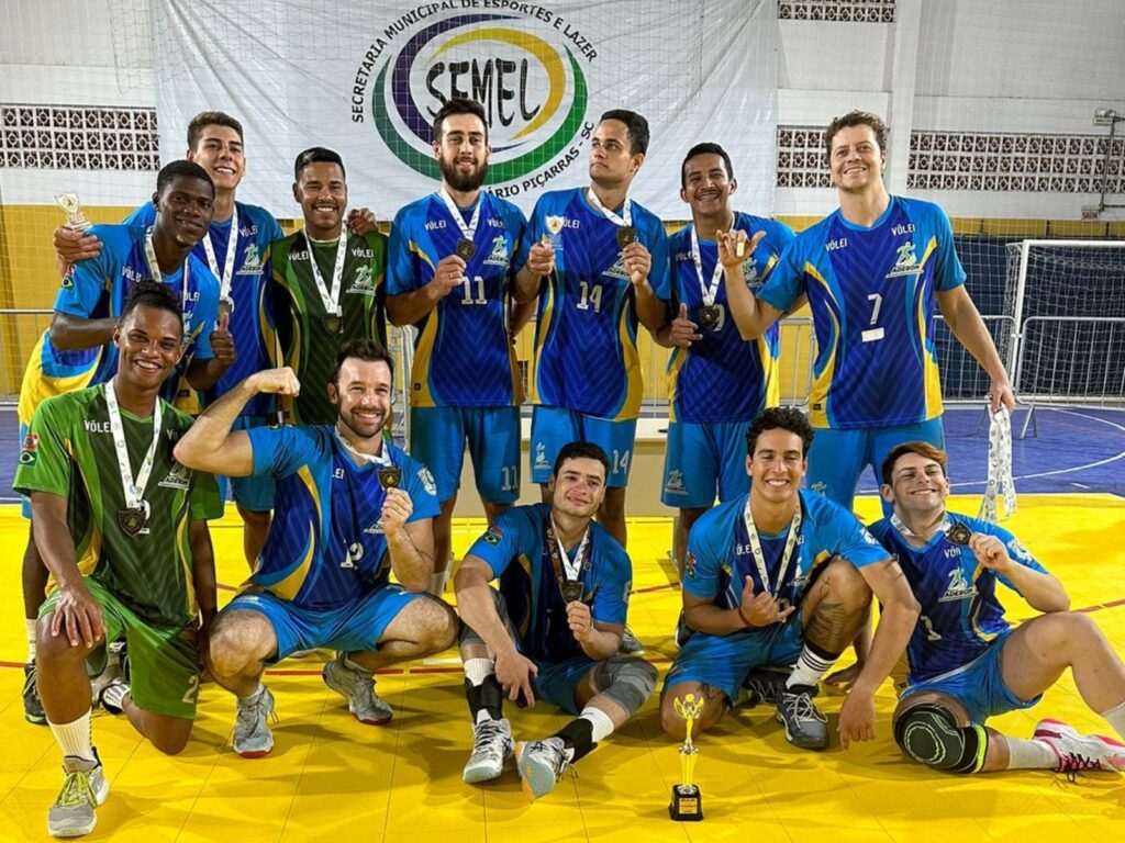 Equipe de Volei Masculino da ADEBOM copa LIMFI 2023